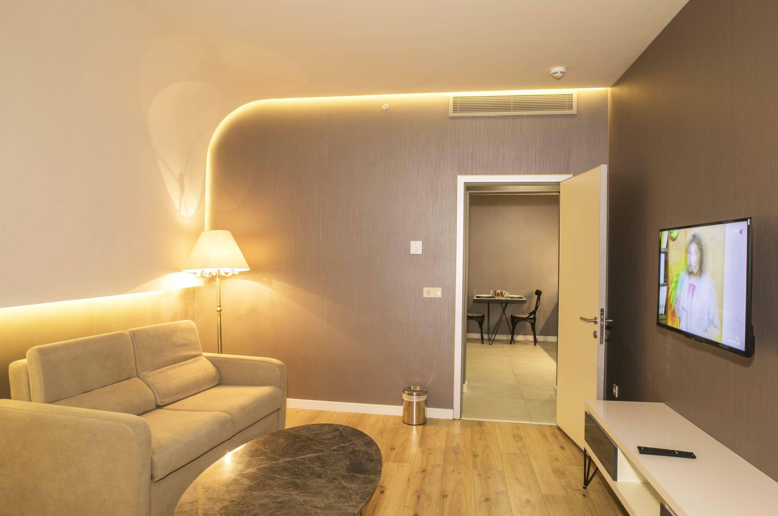 Elm Suite Hotel Istanbul Exterior photo