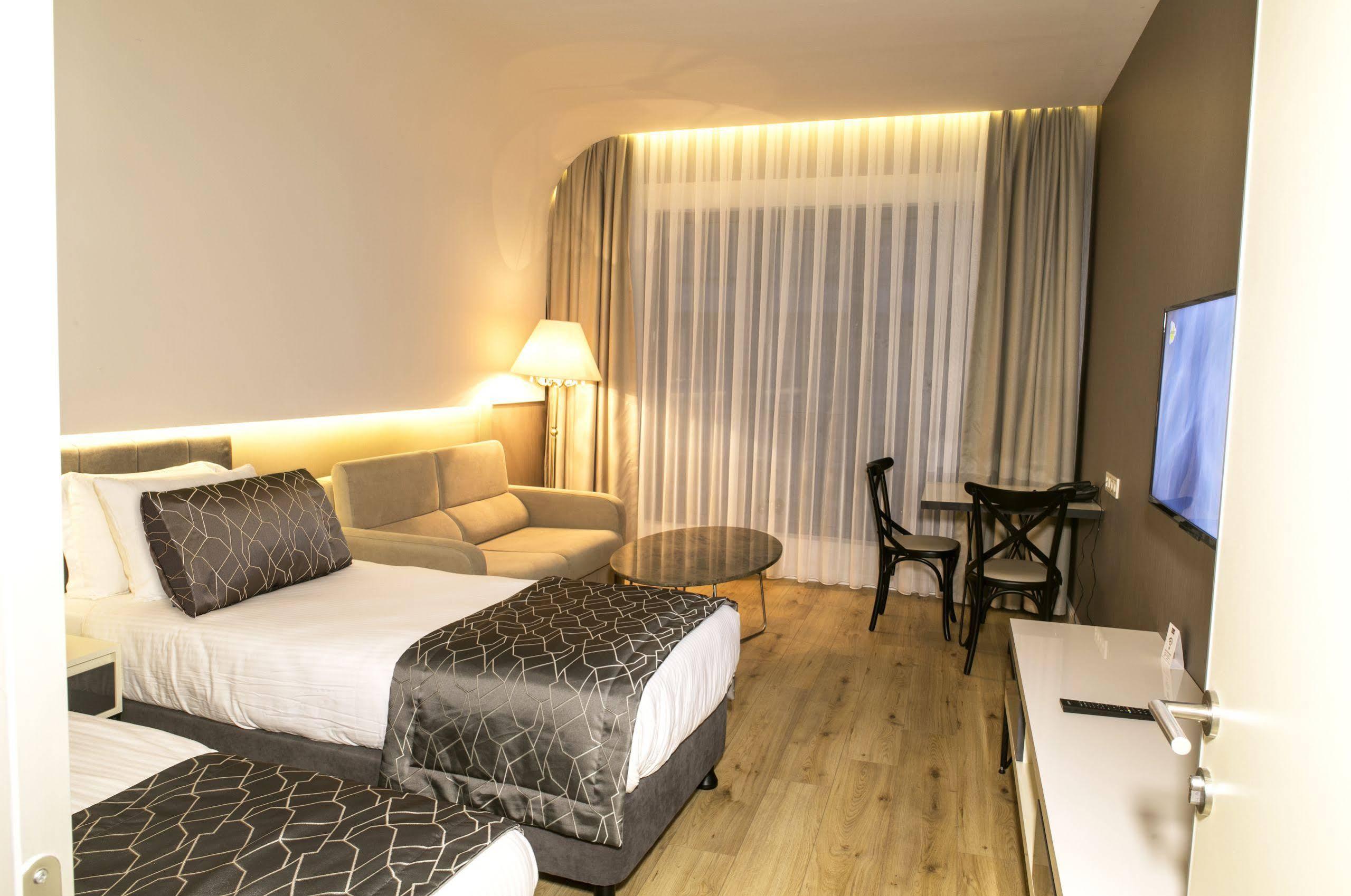 Elm Suite Hotel Istanbul Exterior photo